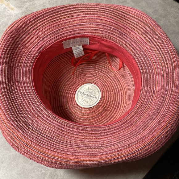 Pink kooringal hat - Picture 2 of 4